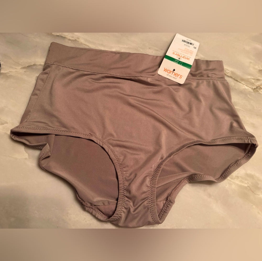 Warner's Women's Panties in Taupe LARGE